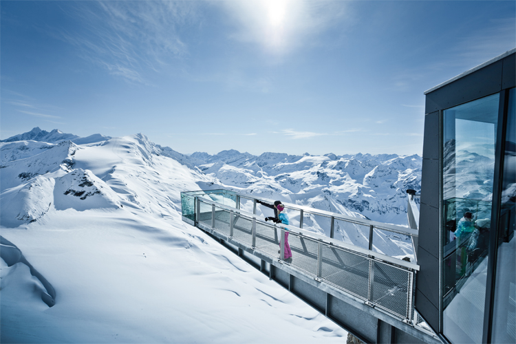 Het uitzichtpunt van Gipfelweld 3000 (Bron: kitzsteinhorn.at)